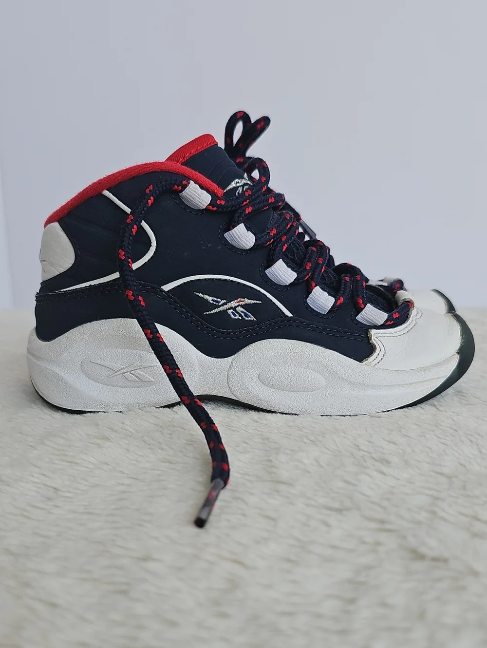 Reebok Question Mid USA Iverson Basketball Shoes Navy White Red Boys Size 11